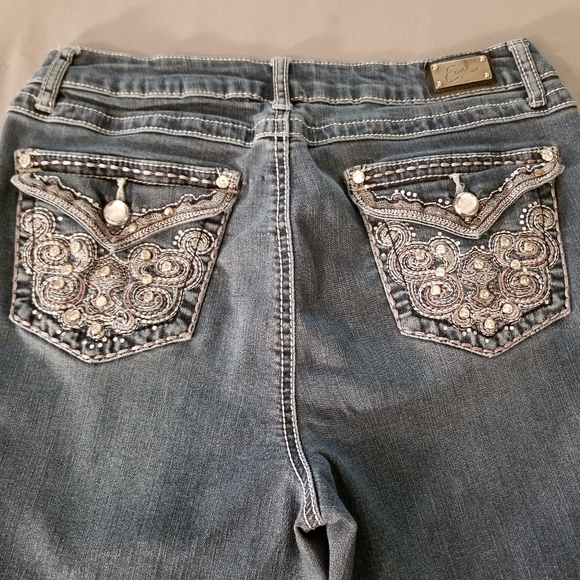 Earl Capri Jeans - Picture 2 of 4